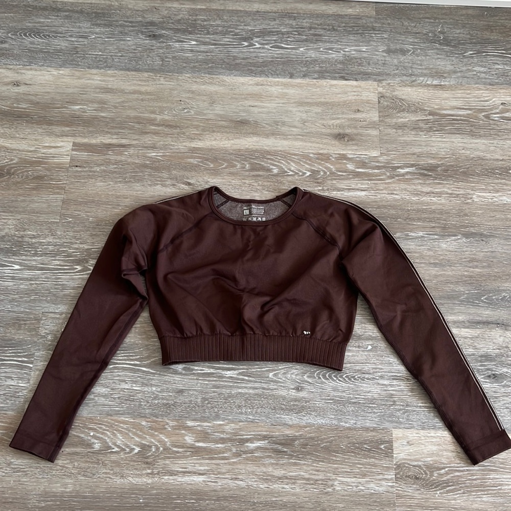 Workout top from karueche pretty little thing